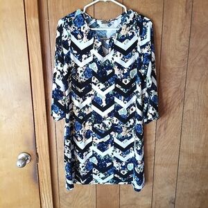 Haani Petite Large Blue Chevron Floral Long Sleeve Dress PL